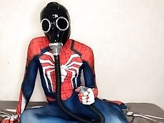 スパイダーマンのガスマスク呼吸制御